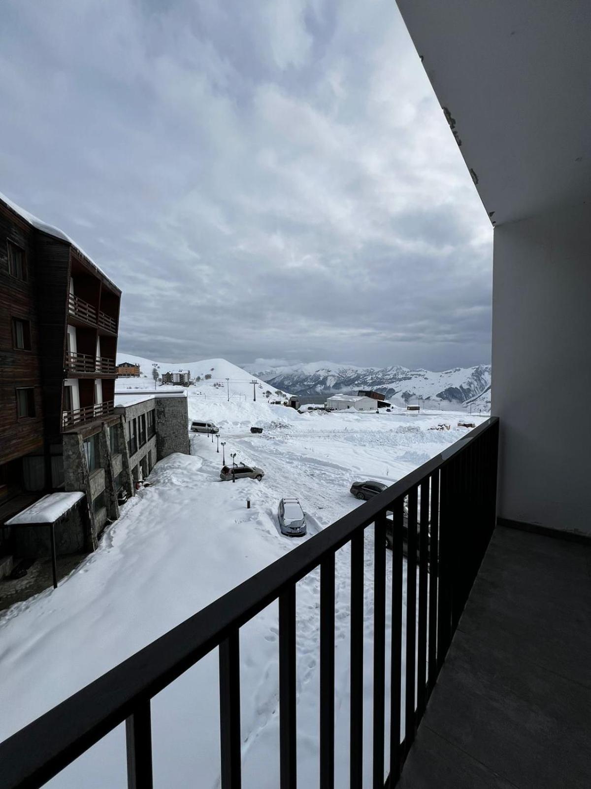 Rezi'S Apartment Vista Gudauri Bagian luar foto